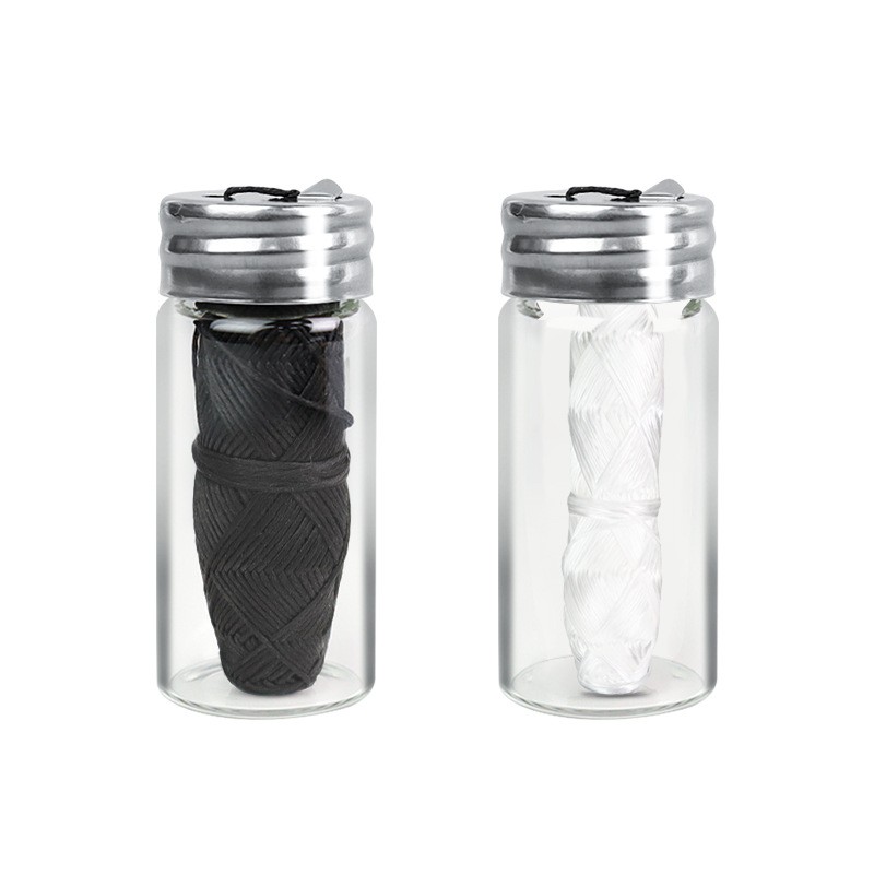 Zahnseide im Glas